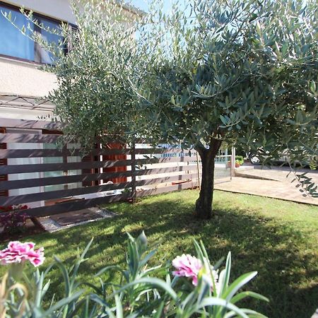 Apartment Luigi Poreč Dış mekan fotoğraf